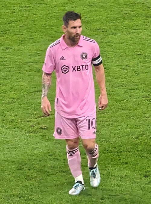 File:CINvMIA 2023-08-23 - Lionel Messi, Tata Martino (PXL 20230824 010525464) (Messi crop).jpg